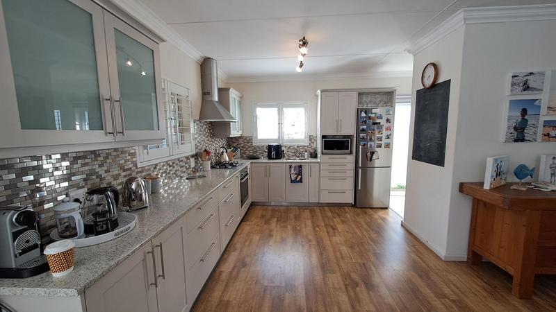 4 Bedroom Property for Sale in Stilbaai Wes Western Cape
